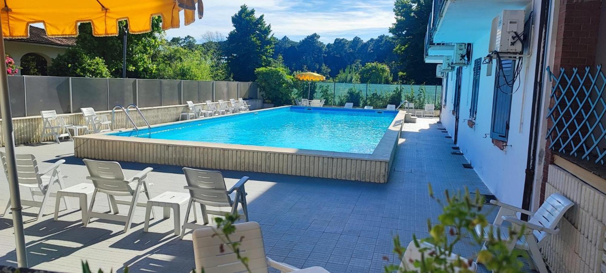 Hotel Promenade Simple Con Piscina