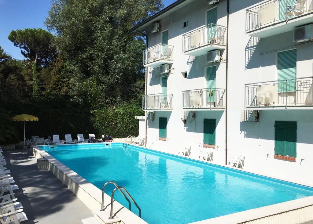 Promenade Simple Con Piscina